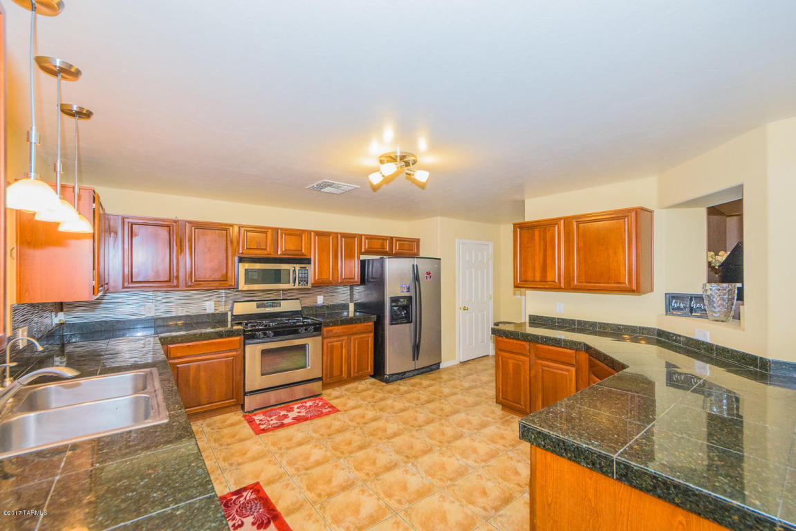 6189 E Stonechat Dr, Tucson, AZ 85756 photo 6