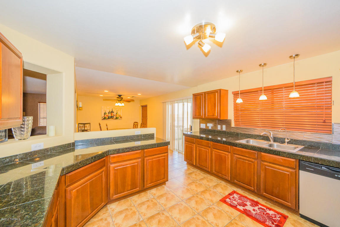 6189 E Stonechat Dr, Tucson, AZ 85756 photo 7