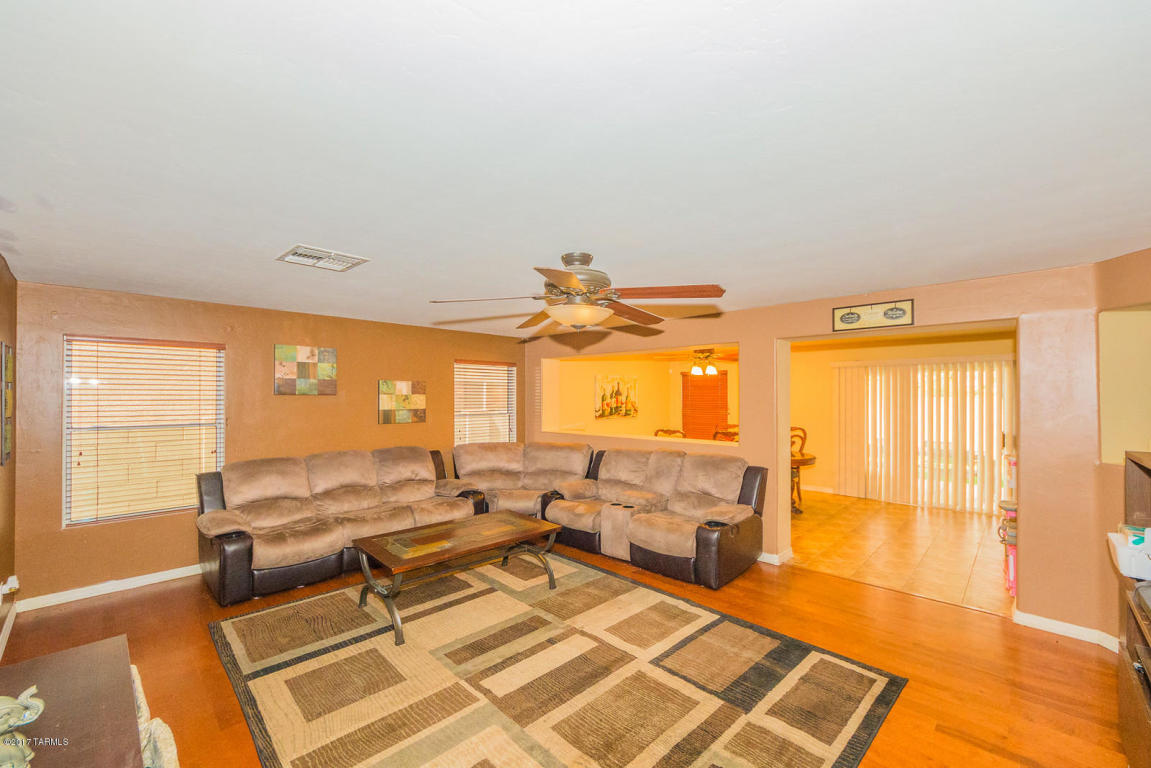 6189 E Stonechat Dr, Tucson, AZ 85756 photo 5