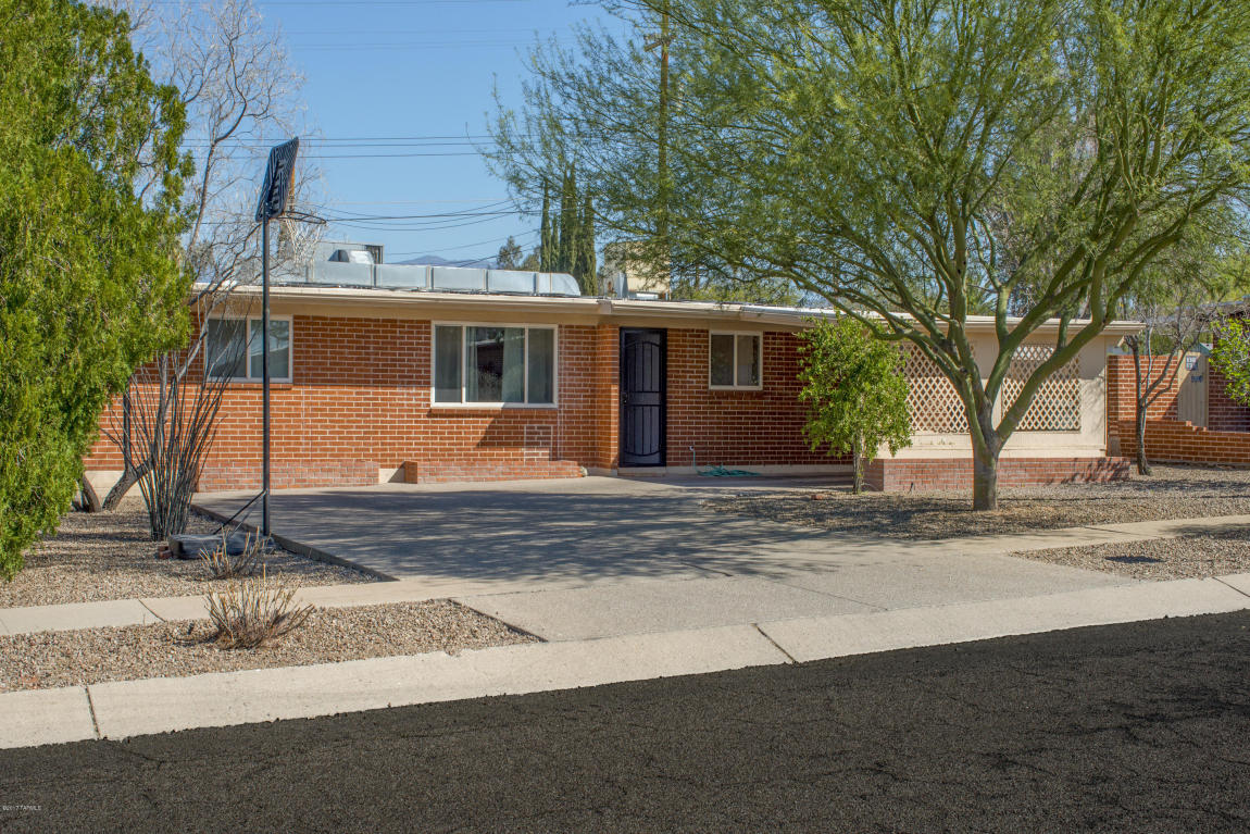8249 E Beverly St, Tucson, AZ 85710 photo 2