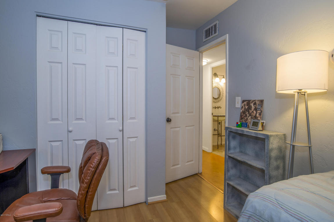 8249 E Beverly St, Tucson, AZ 85710 photo 23