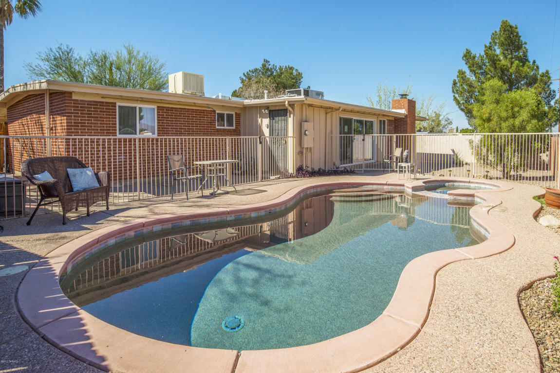 8249 E Beverly St, Tucson, AZ 85710 photo 1