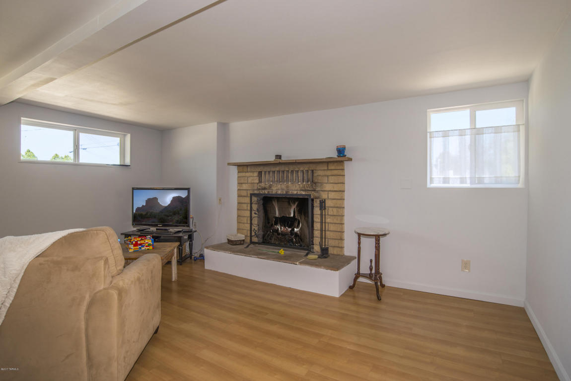 8249 E Beverly St, Tucson, AZ 85710 photo 12