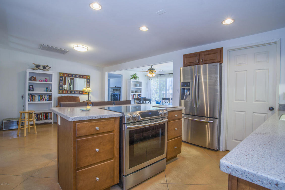 8249 E Beverly St, Tucson, AZ 85710 photo 8