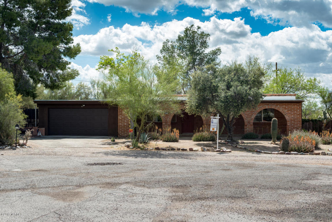 8840 E Hawk Pl, Tucson, AZ 85749 photo 1