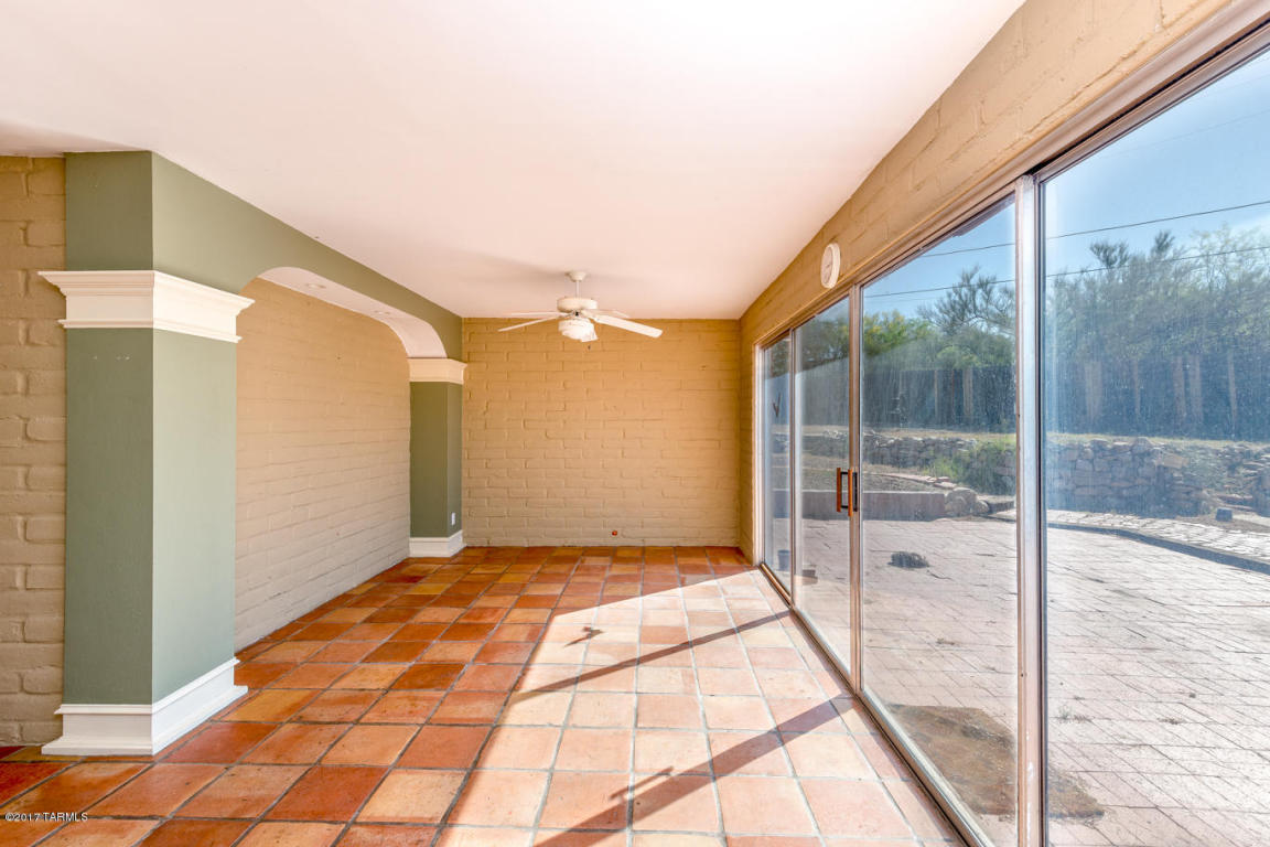 8840 E Hawk Pl, Tucson, AZ 85749 photo 9