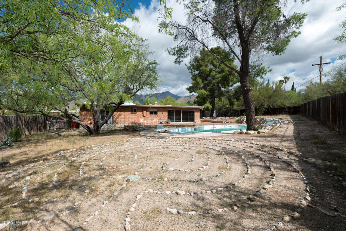 8840 E Hawk Pl, Tucson, AZ 85749 photo 12