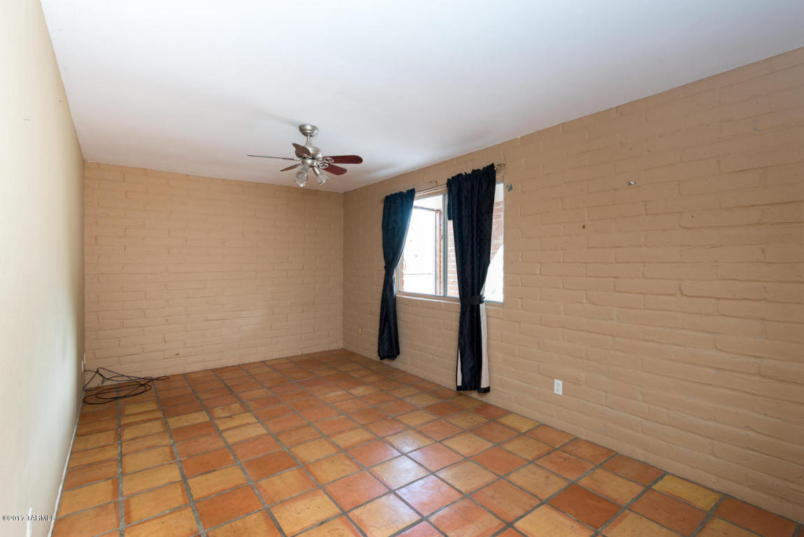 8840 E Hawk Pl, Tucson, AZ 85749 photo 16