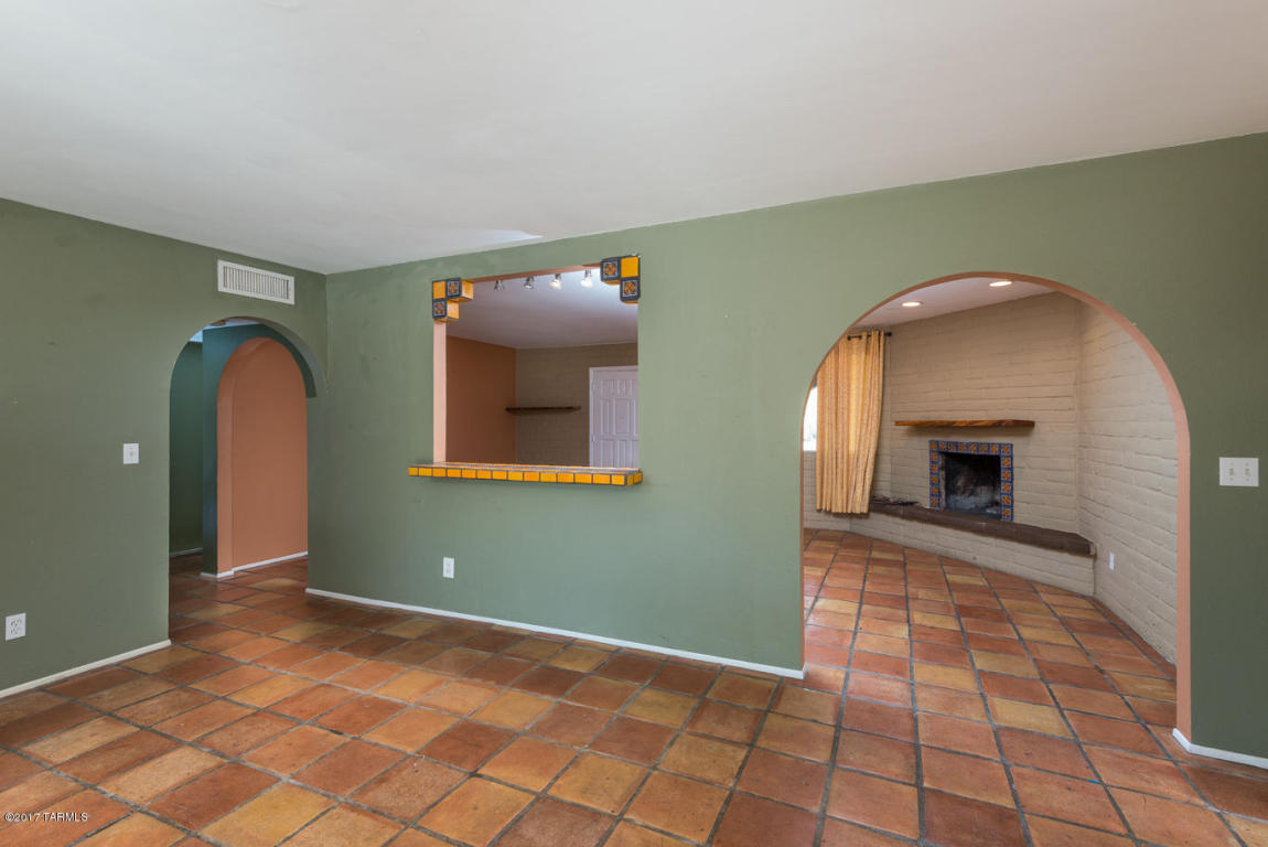 8840 E Hawk Pl, Tucson, AZ 85749 photo 11