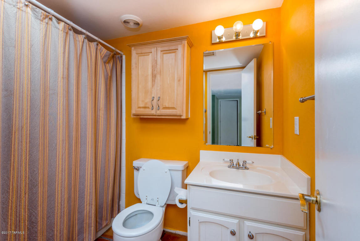 8840 E Hawk Pl, Tucson, AZ 85749 photo 13
