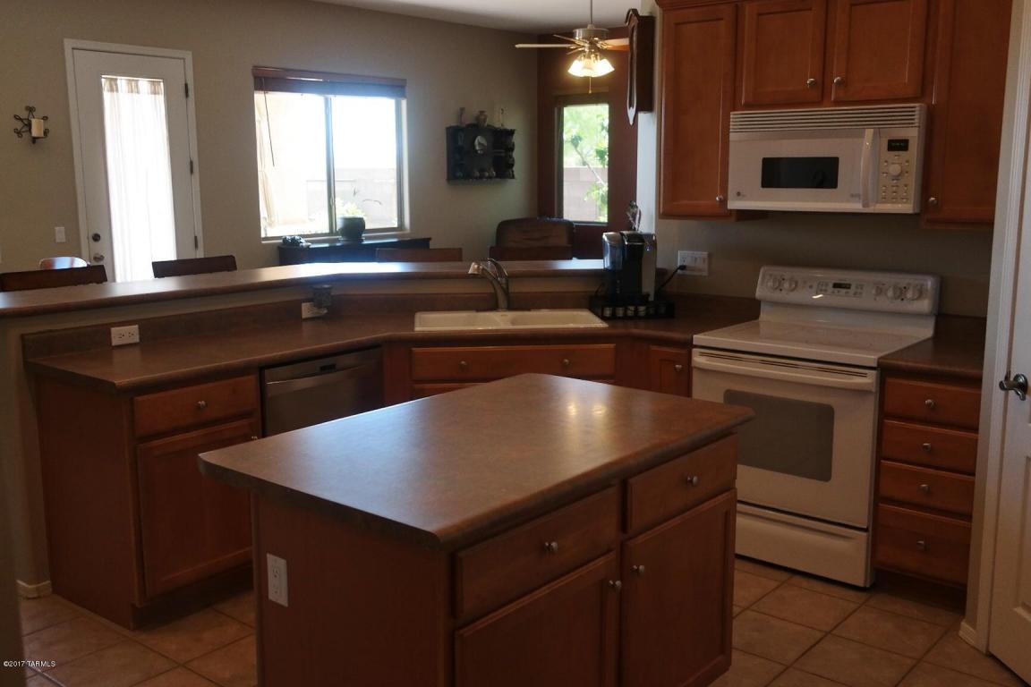 10538 E Heartleaf Dr, Tucson, AZ 85747 photo 6