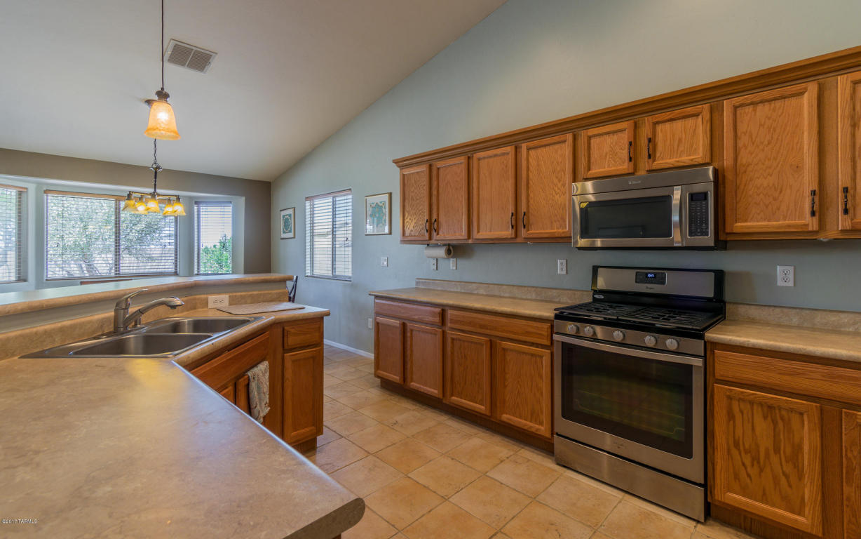 968 S Grantham Dr, Vail, AZ 85641 photo 4