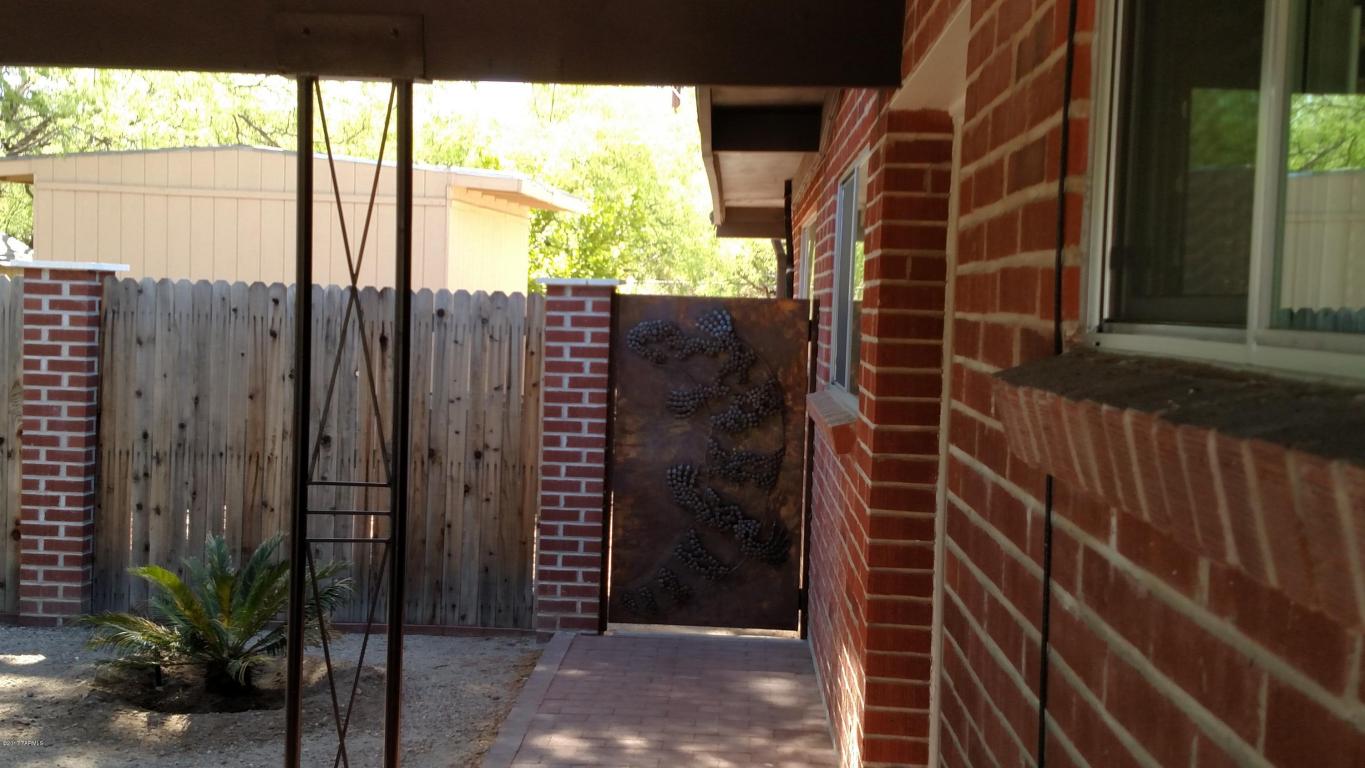 7062 E Arrowhead Dr, Tucson, AZ 85715 photo 3