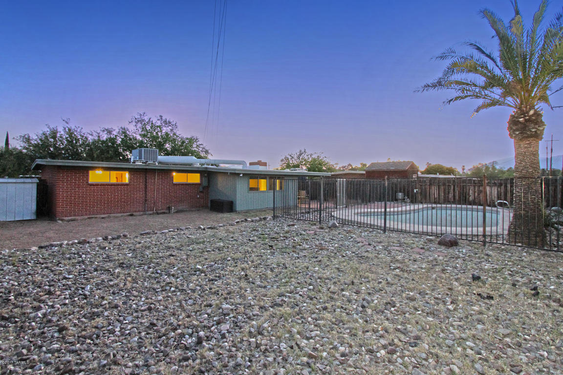 7950 E 20th Pl, Tucson, AZ 85710 photo 11