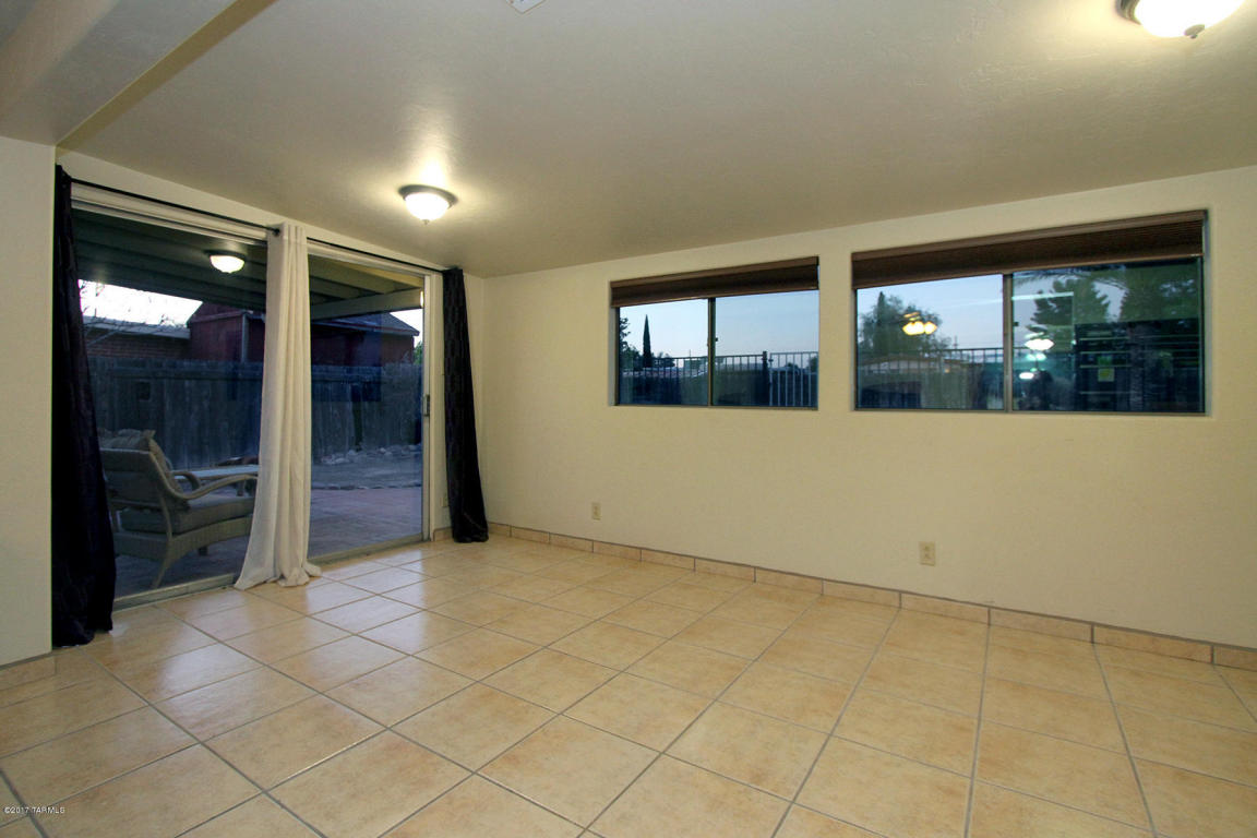 7950 E 20th Pl, Tucson, AZ 85710 photo 8