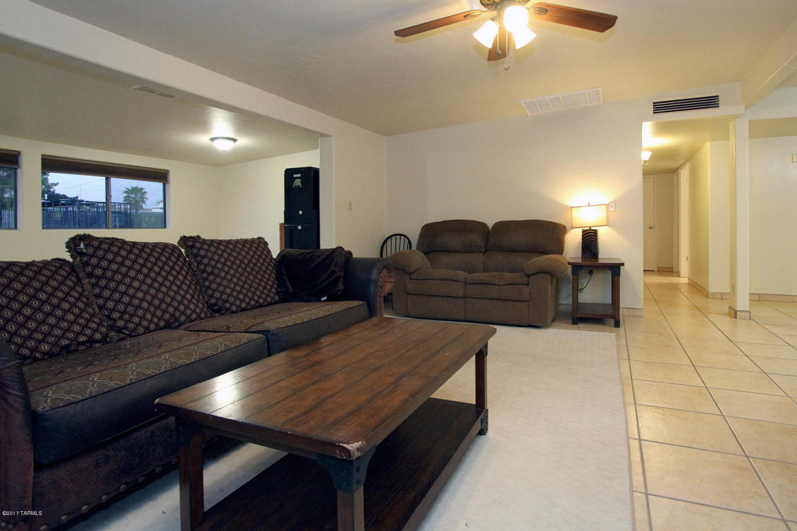 7950 E 20th Pl, Tucson, AZ 85710 photo 3