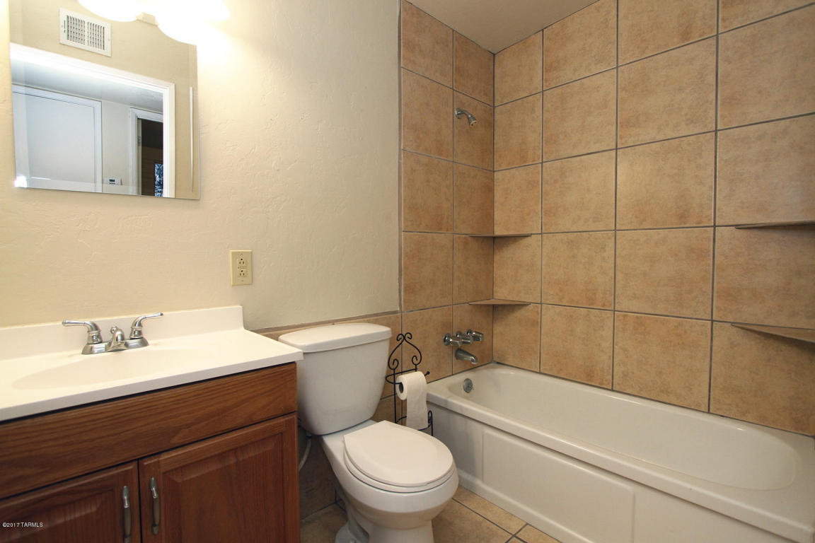 7950 E 20th Pl, Tucson, AZ 85710 photo 17