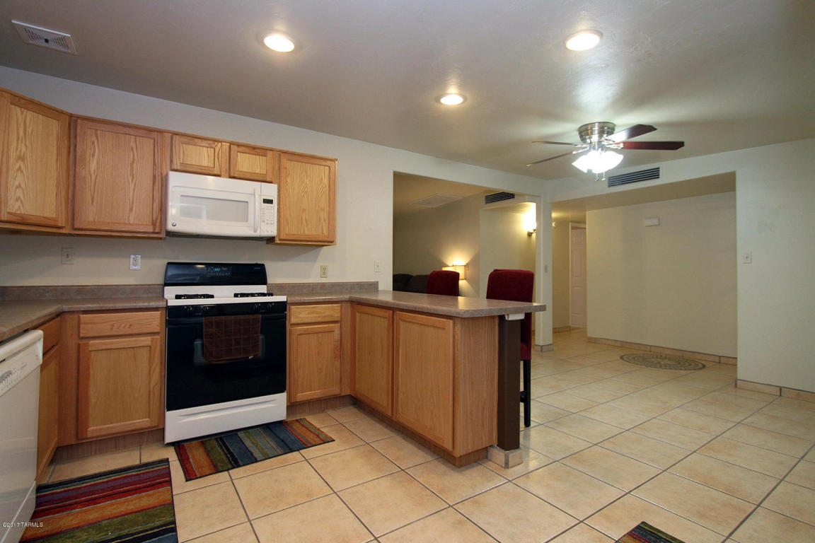 7950 E 20th Pl, Tucson, AZ 85710 photo 5