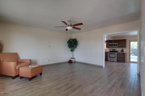 8432 E Beverly St, Tucson, AZ 85710 photo 5