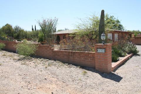 8960 E Saddleback Dr, Tucson, AZ 85749 photo 2