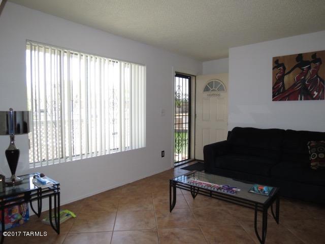 2407 E Walnut St, Tucson, AZ 85706 photo 2