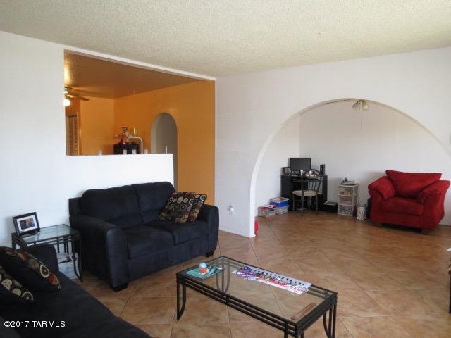2407 E Walnut St, Tucson, AZ 85706 photo 4