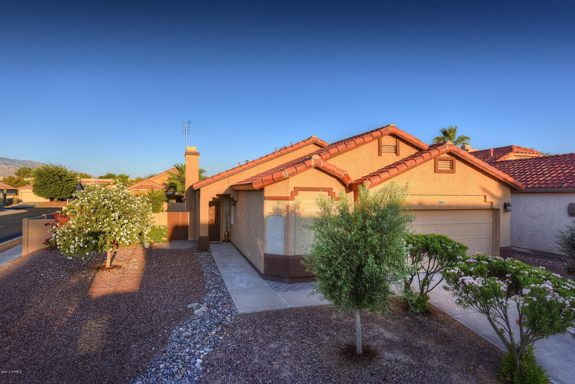  8002 N Atolia Dr, Tucson, AZ 85743 photo 2