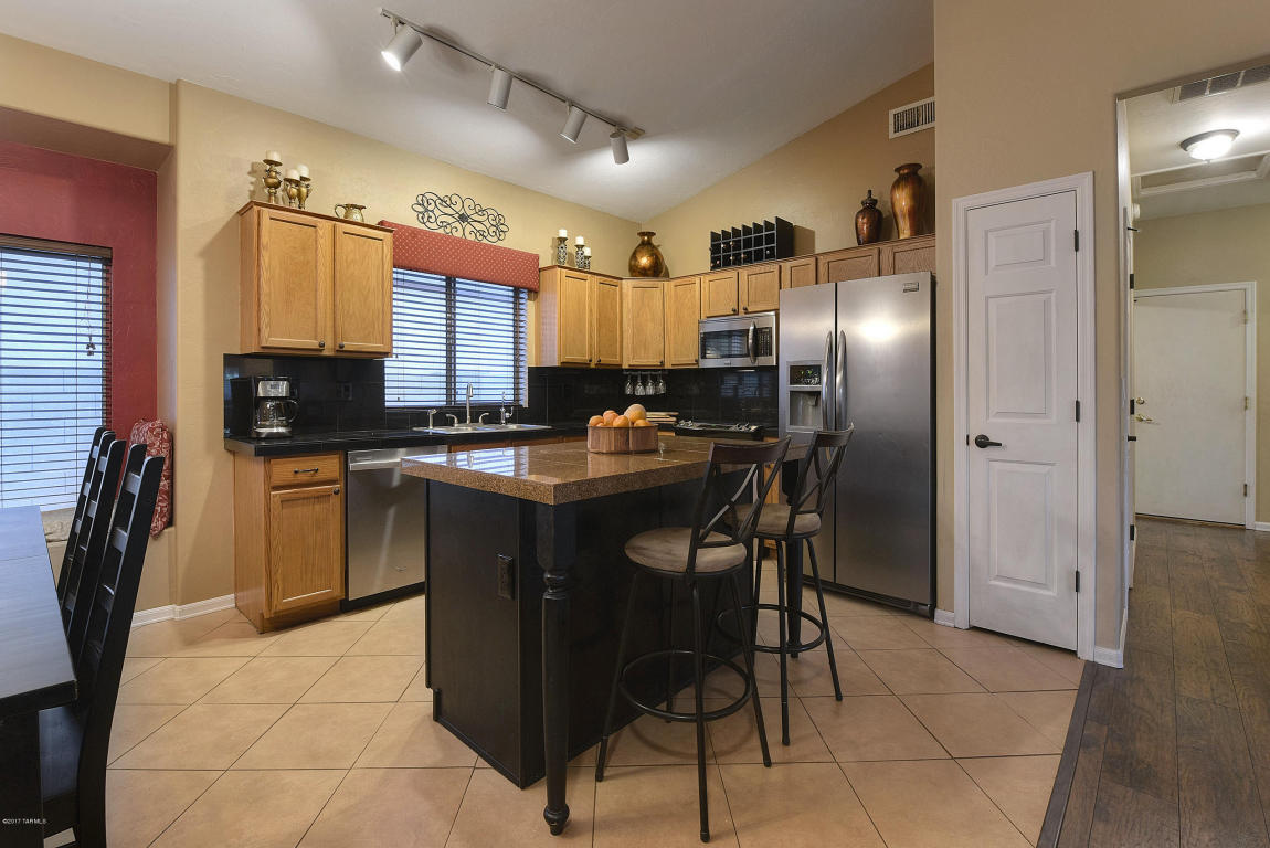  8002 N Atolia Dr, Tucson, AZ 85743 photo 13