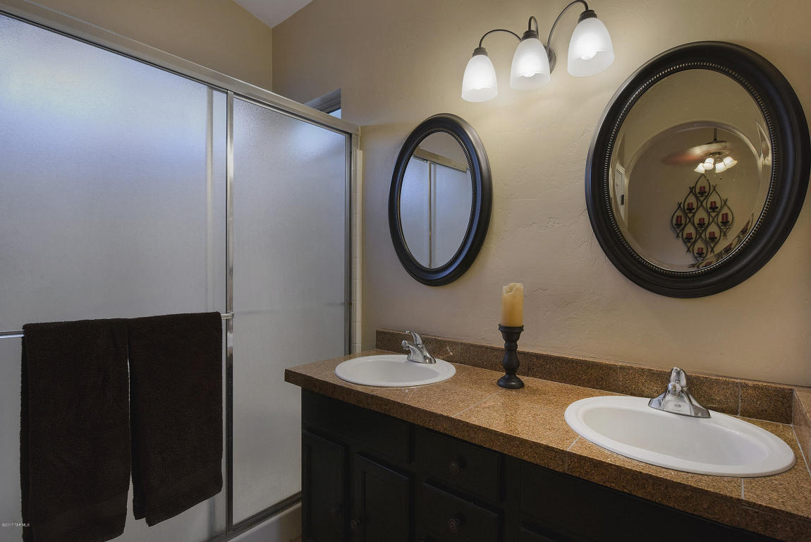  8002 N Atolia Dr, Tucson, AZ 85743 photo 5