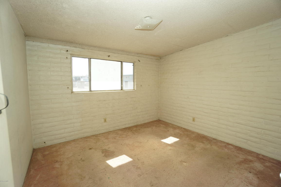 2201 E Beverly Dr, Tucson, AZ 85719 photo 3