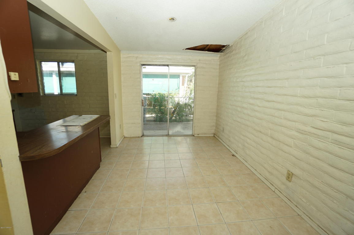 2201 E Beverly Dr, Tucson, AZ 85719 photo 5