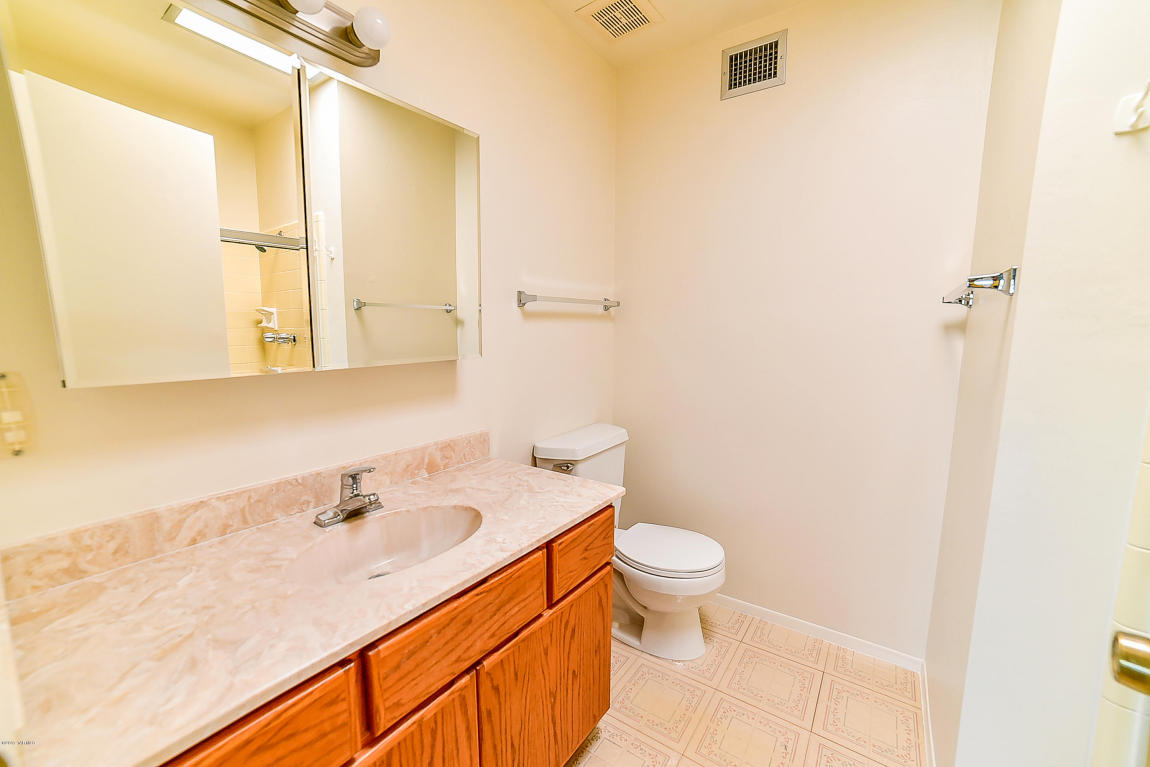 9241 E Simon Pl, Tucson, AZ 85710 photo 12