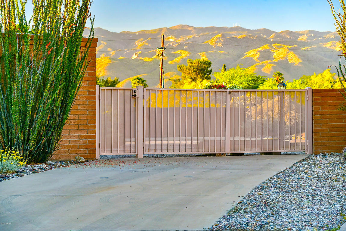 9241 E Simon Pl, Tucson, AZ 85710 photo 6
