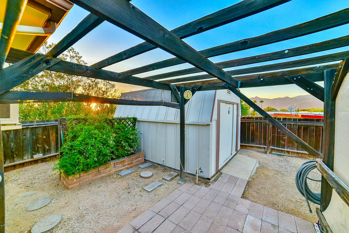 9241 E Simon Pl, Tucson, AZ 85710 photo 33