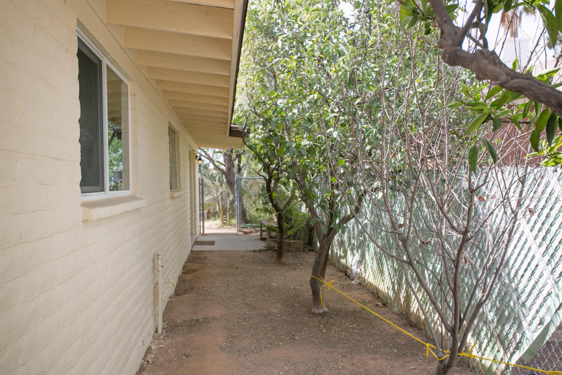 2237 E Beverly Dr, Tucson, AZ 85719 photo 24