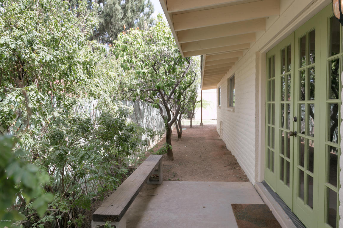 2237 E Beverly Dr, Tucson, AZ 85719 photo 23