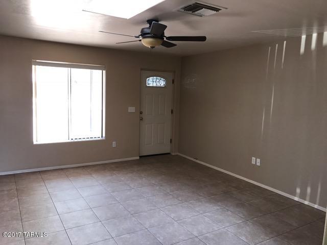 5655 E 35th St, Tucson, AZ 85711 photo 2