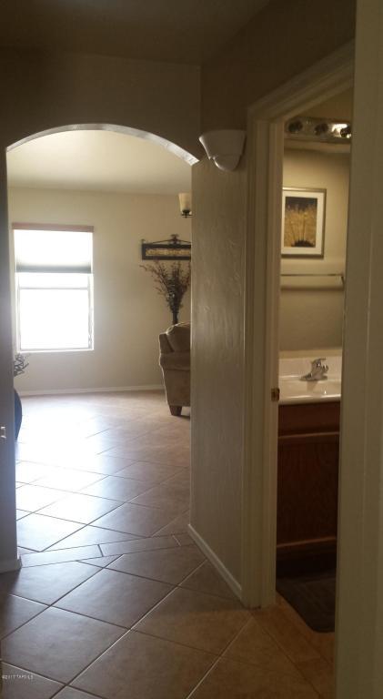 8504 E Sarnoff Ridge Loop, Tucson, AZ 85710 photo 14
