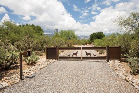 8135 E Cloud Rd, Tucson, AZ 85750 photo 5