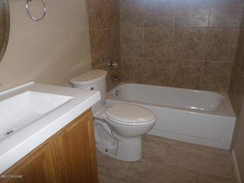 6424 S Buckaroo Loop, Tucson, AZ 85757 photo 5