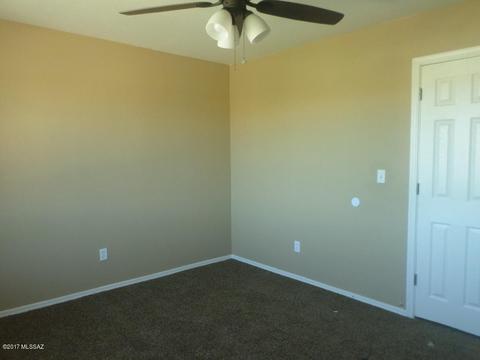 6424 S Buckaroo Loop, Tucson, AZ 85757 photo 4