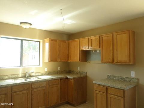 6424 S Buckaroo Loop, Tucson, AZ 85757 photo 3