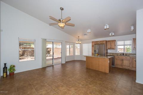 9021 N Eaglestone Loop, Tucson, AZ 85742 photo 8