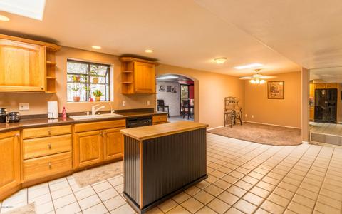 9301 E Pikes Peak Dr, Tucson, AZ 85710 photo 14