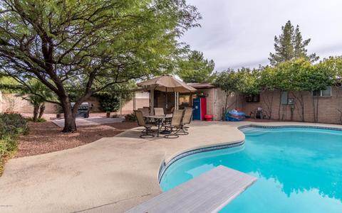 9301 E Pikes Peak Dr, Tucson, AZ 85710 photo 8