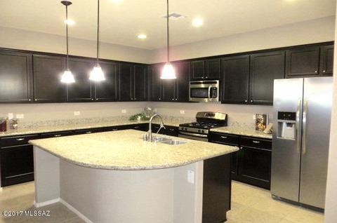 251 E Refuge Loop, Vail, AZ 85641 photo 1