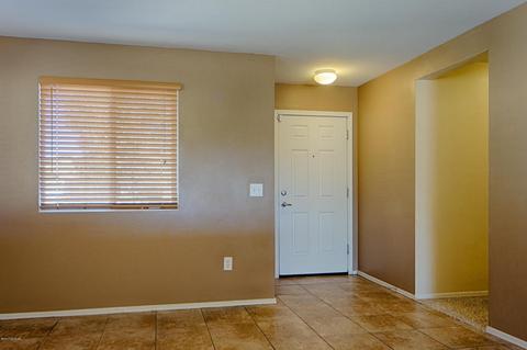 5026 E Kittentails Dr, Tucson, AZ 85756 photo 4
