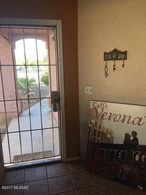 8864 E Apple Tree Dr, Tucson, AZ 85730 photo 4