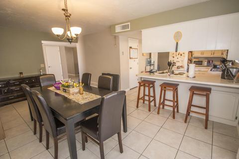 9102 E 27th St, Tucson, AZ 85710 photo 8
