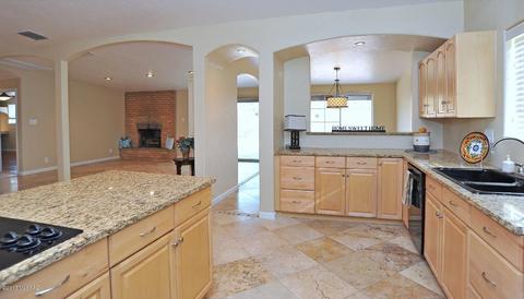 8724 E Burning Tree Dr, Tucson, AZ 85710 photo 4